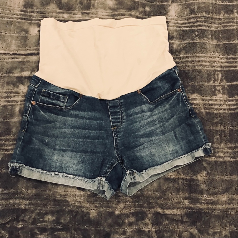 Maternity shorts